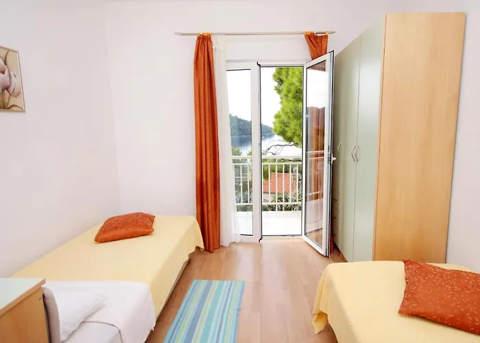 By The Sea Brna, Korcula - 4478 * Смоквица